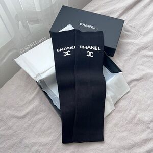 Auth BNIB Chanel 24C Black Classic CC Logo Leg Warmers